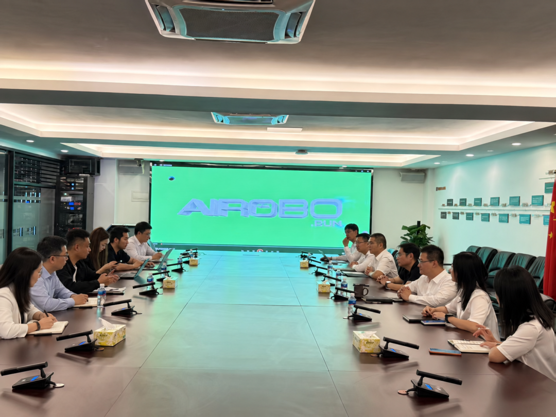 智启湾区人机共生｜AIROBO携手珠海华发，共创特色智慧社区机器人行业标杆